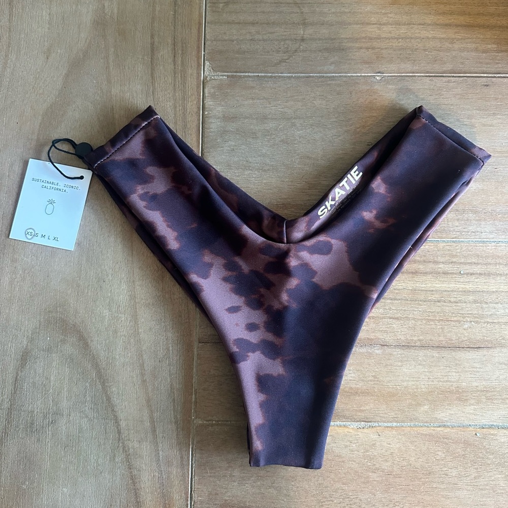 Skatie Yellowstone Mandi Bottom NWT